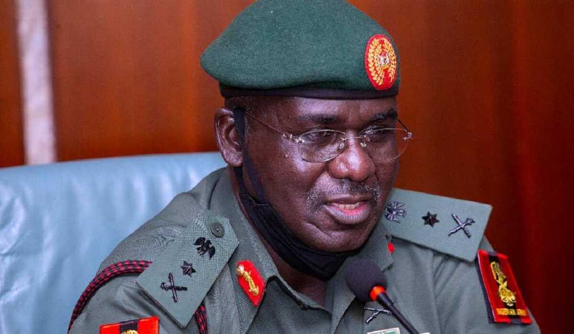 An bada belin sojan da ya caccaki yadda Buratai da Buhari ke tafiyar da yaki da Boko Haram