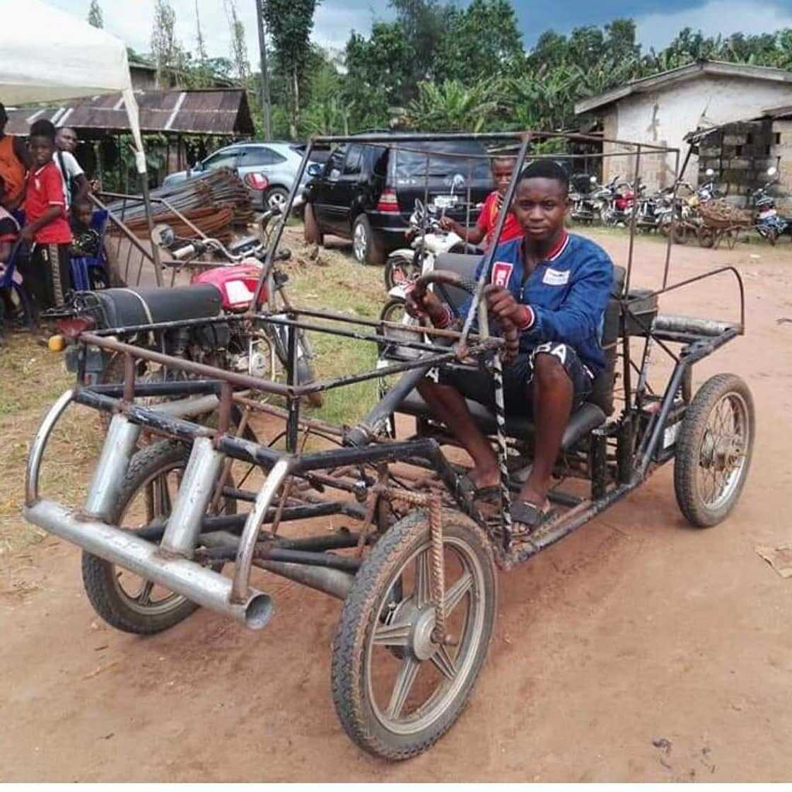 Hotuna: Matashin saurayi mai basira ya kera sabuwar mota a Najeriya Hotuna: Matashin saurayi mai basira ya kera sabuwar mota a Najeriya