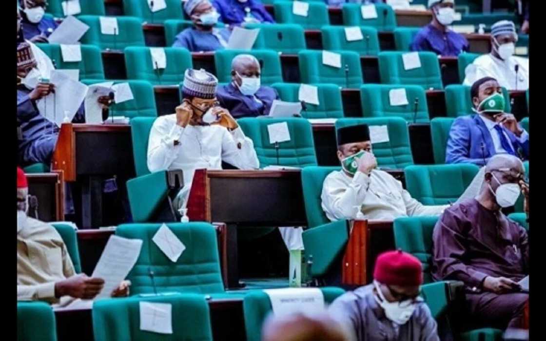 Tsabar Cin Bashi: Majalisar Wakilai tayi wa Buhari Wankin Babban Bargo Tsabar Cin Bashi: Majalisar Wakilai tayi wa Buhari Wankin Babban Bargo