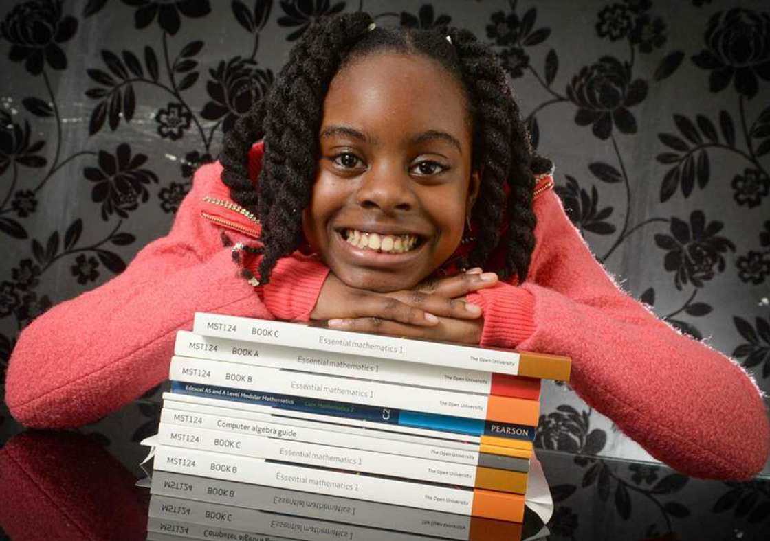 Takaitaccen tarihin wata hazikar Yarinya 'Yar Najeriya mai suna Esther Okade Takaitaccen tarihin wata hazikar Yarinya 'Yar Najeriya mai suna Esther Okade