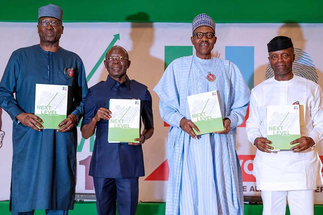 Idan na zarce a kan mulki, zan karasa irin ayyukan da na fara - Buhari Idan na zarce a kan mulki, zan karasa irin ayyukan da na fara - Buhari