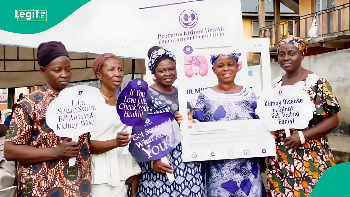 Participants receiving medical consultations and free medications at the kidney health program. Participants receiving medical consultations and free medications at the kidney health program.