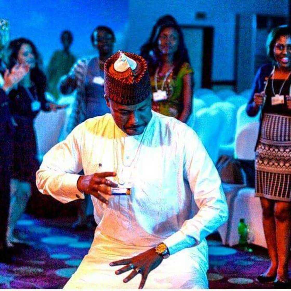 Bayan makonni biyu, Ganduje ya mayar da Dawisu bakin aikinsa Bayan makonni biyu, Ganduje ya mayar da Dawisu bakin aikinsa