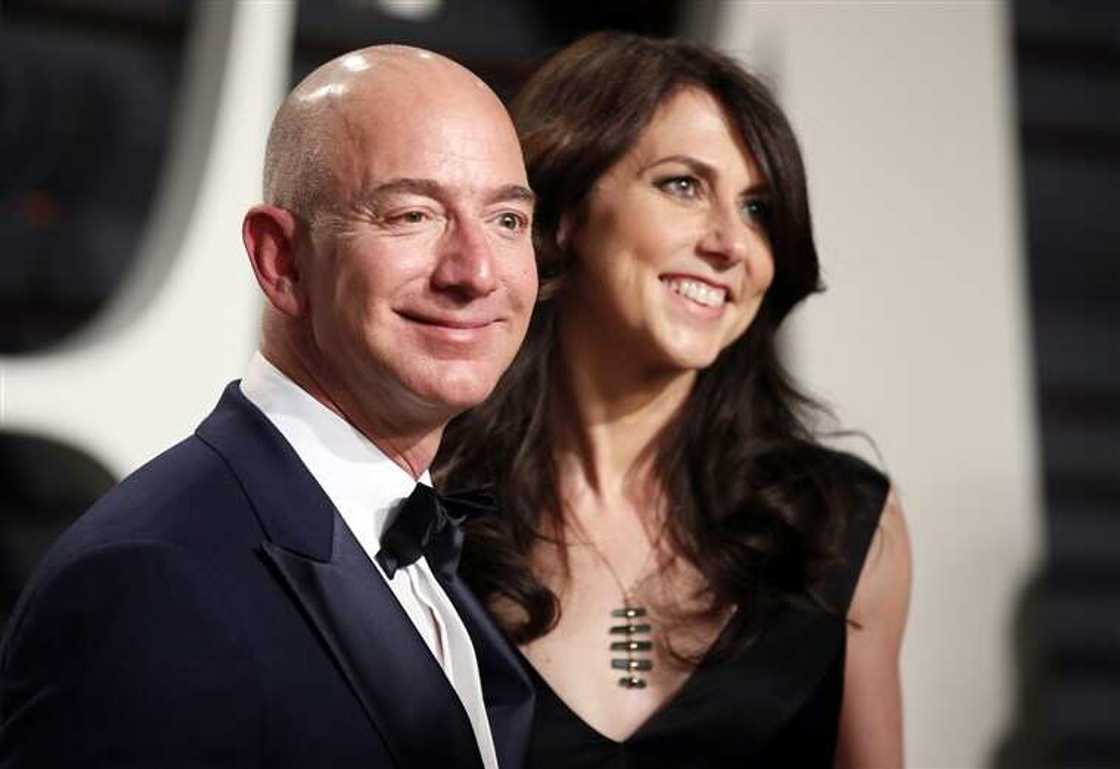 Tsohuwar Matar Jeff Bezos: Ta rabu da mai kudin duniya ta auri malamin makaranta Tsohuwar Matar Jeff Bezos: Ta rabu da mai kudin duniya ta auri malamin makaranta