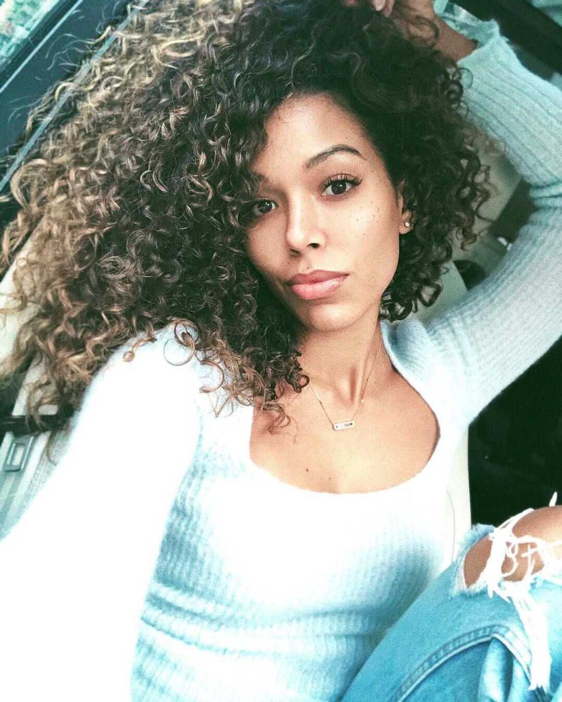 photo de la femme de benzema photo de la femme de benzema