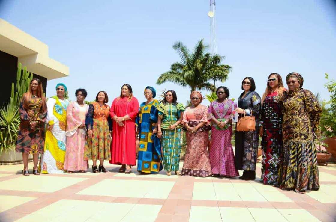 Members of the Southern Governors Wives Forum pose for a photo after their meeting.
Photo credit: Osun State Government Members of the Southern Governors Wives Forum pose for a photo after their meeting.
Photo credit: Osun State Government