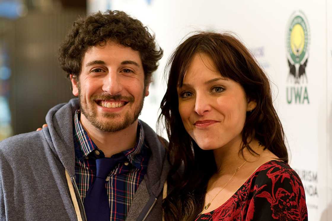 Jason Biggs and Jenny Mollen in Culver City, California. Jason Biggs and Jenny Mollen in Culver City, California.
