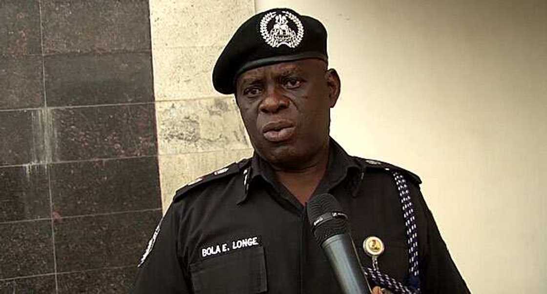 Yan sanda sun damke yan bindigar da suka yi garkuwa da ma'aikatan FRSC Yan sanda sun damke yan bindigar da suka yi garkuwa da ma'aikatan FRSC