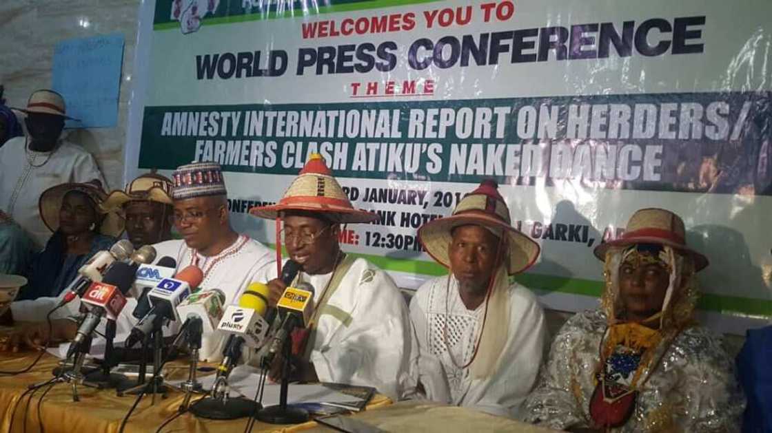 Kuma dai: Atiku makiyin kabilar Fulani ne, kada wanda ya zabeshi - Miyetti Allah Kautal Horey ta yi kira ga mambobinta Kuma dai: Atiku makiyin kabilar Fulani ne, kada wanda ya zabeshi - Miyetti Allah Kautal Horey ta yi kira ga mambobinta