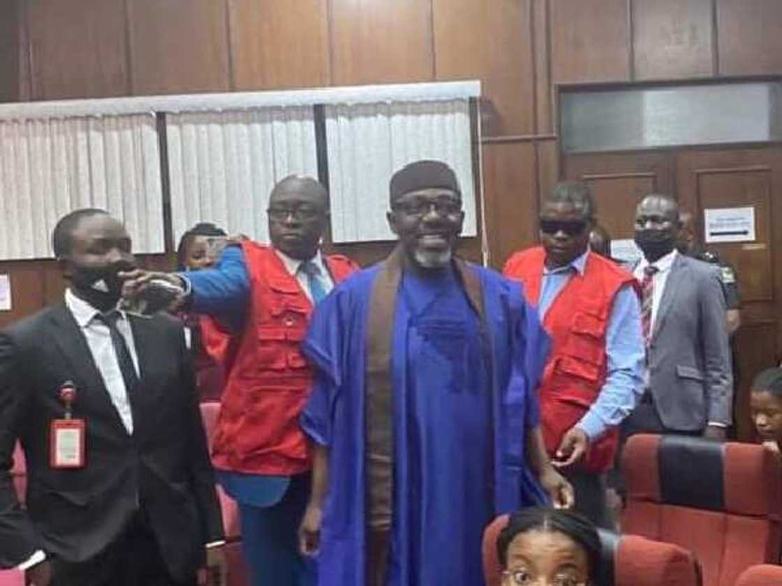 Tsohon gwamnan Imo, Rochas Okorocha. Tsohon gwamnan Imo, Rochas Okorocha.