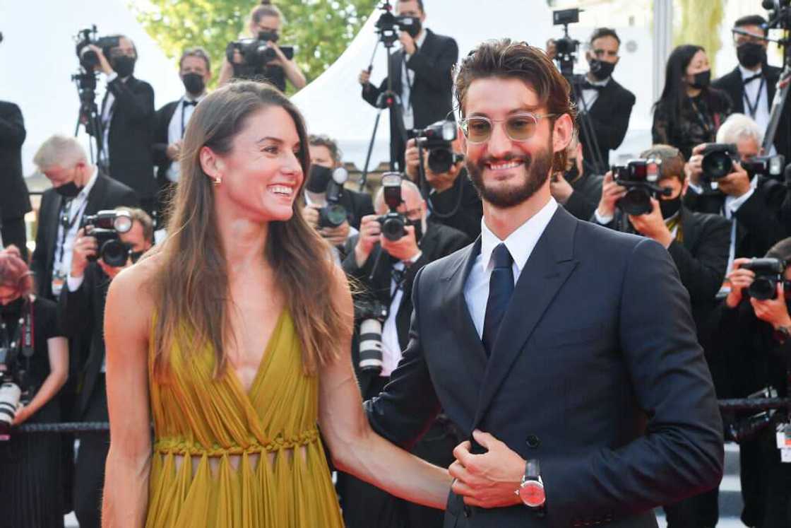 Qui est Natasha Andrews: la discrète compagne de Pierre Niney Qui est Natasha Andrews: la discrète compagne de Pierre Niney