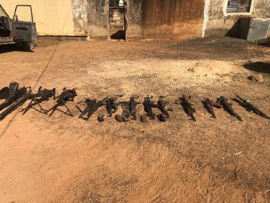 Hotuna: Soja ya rasu, 2 sun jigata bayan yunkurin Boko Haram na kwace Askira Uba Hotuna: Soja ya rasu, 2 sun jigata bayan yunkurin Boko Haram na kwace Askira Uba