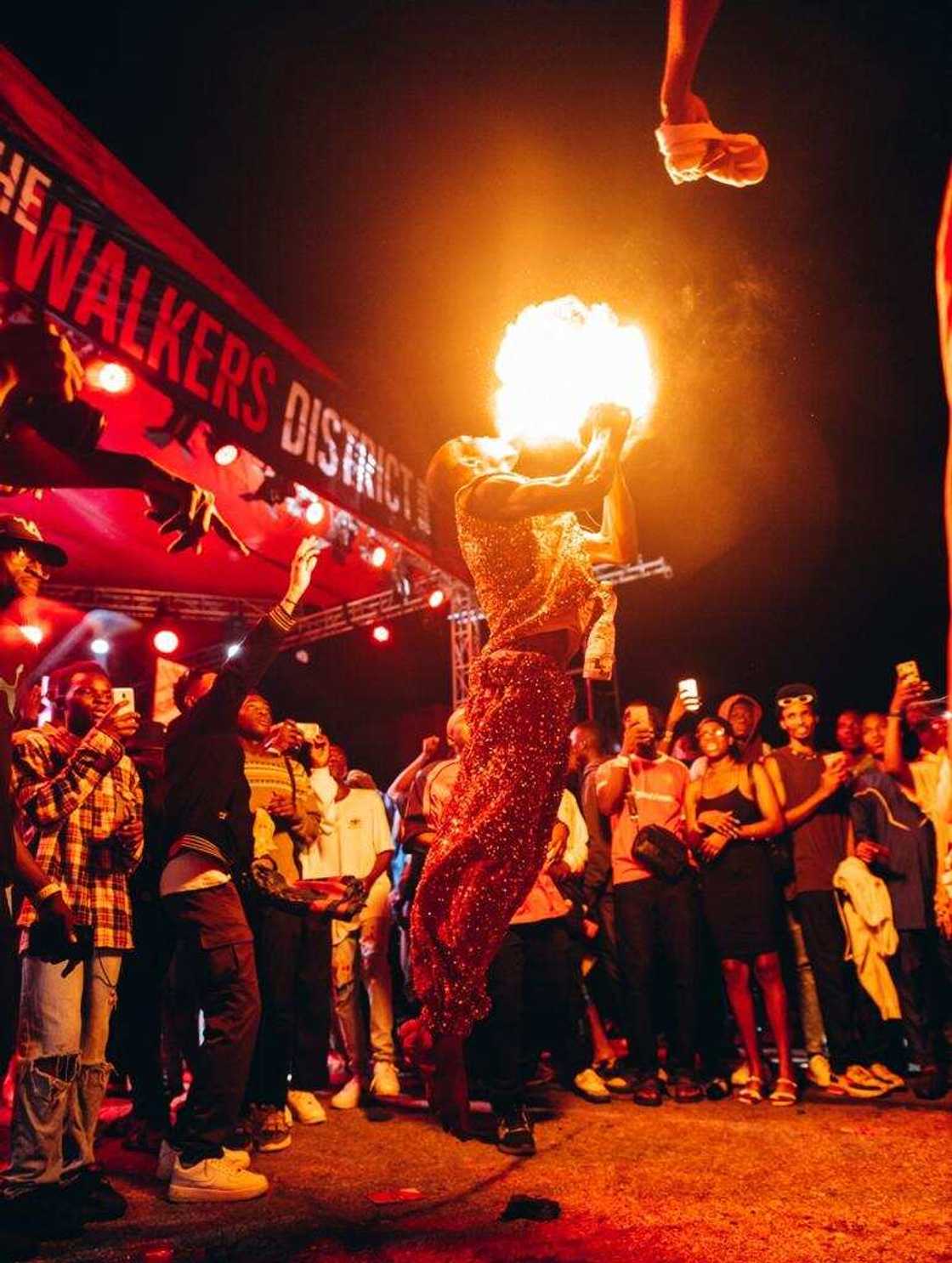 Reekado Banks, Crayon, Blaqbonez, Others Thrilled Fans at Walkers District Ibadan Reekado Banks, Crayon, Blaqbonez, Others Thrilled Fans at Walkers District Ibadan