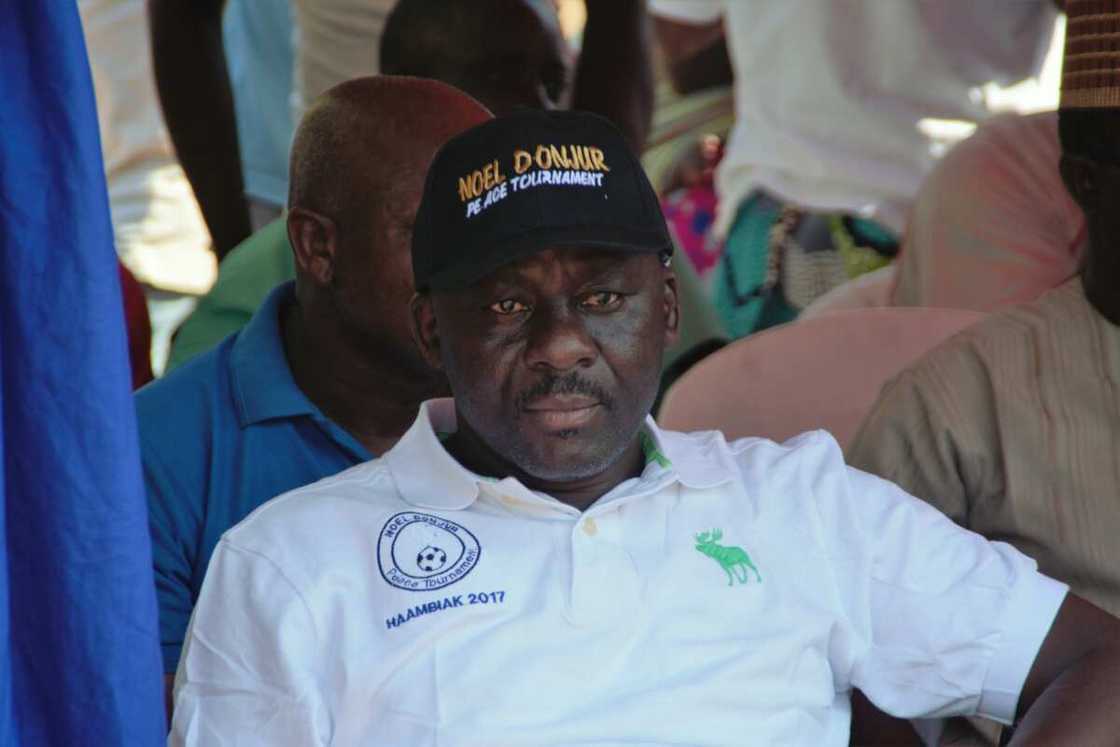 Shugaban ma'aikatan gwamna Lalong ya kamu da cutar Coronavirus Shugaban ma'aikatan gwamna Lalong ya kamu da cutar Coronavirus