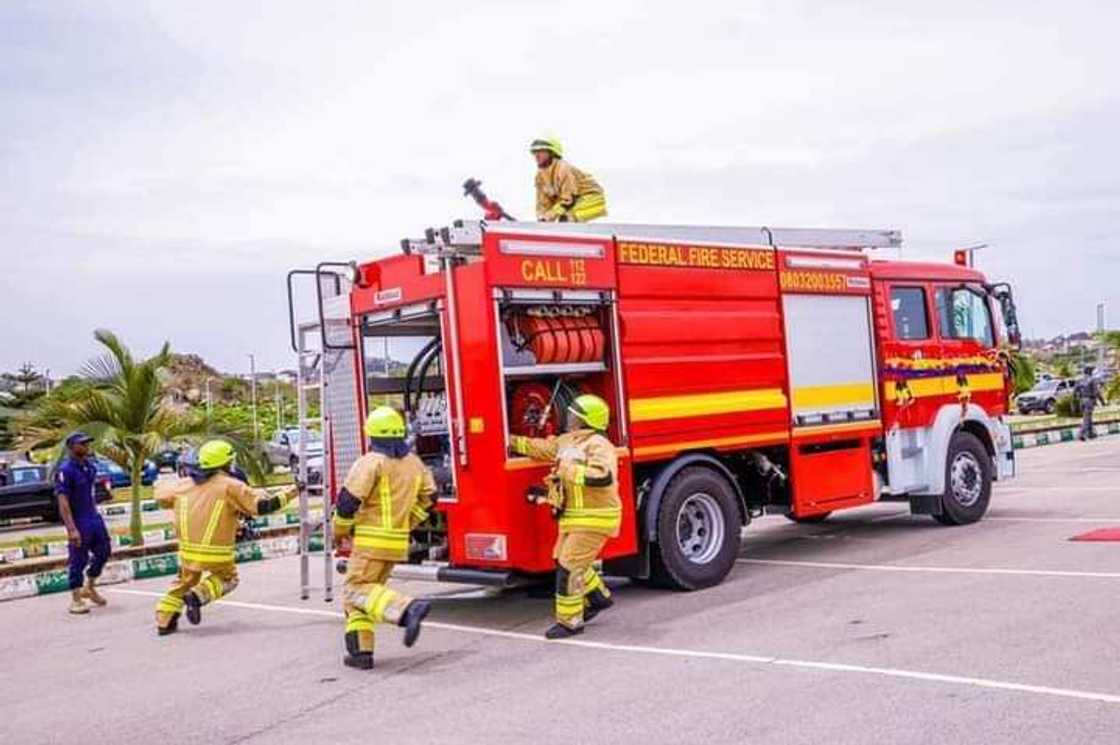 FG Say Officials of Fire Service May Start Carrying Guns FG Say Officials of Fire Service May Start Carrying Guns