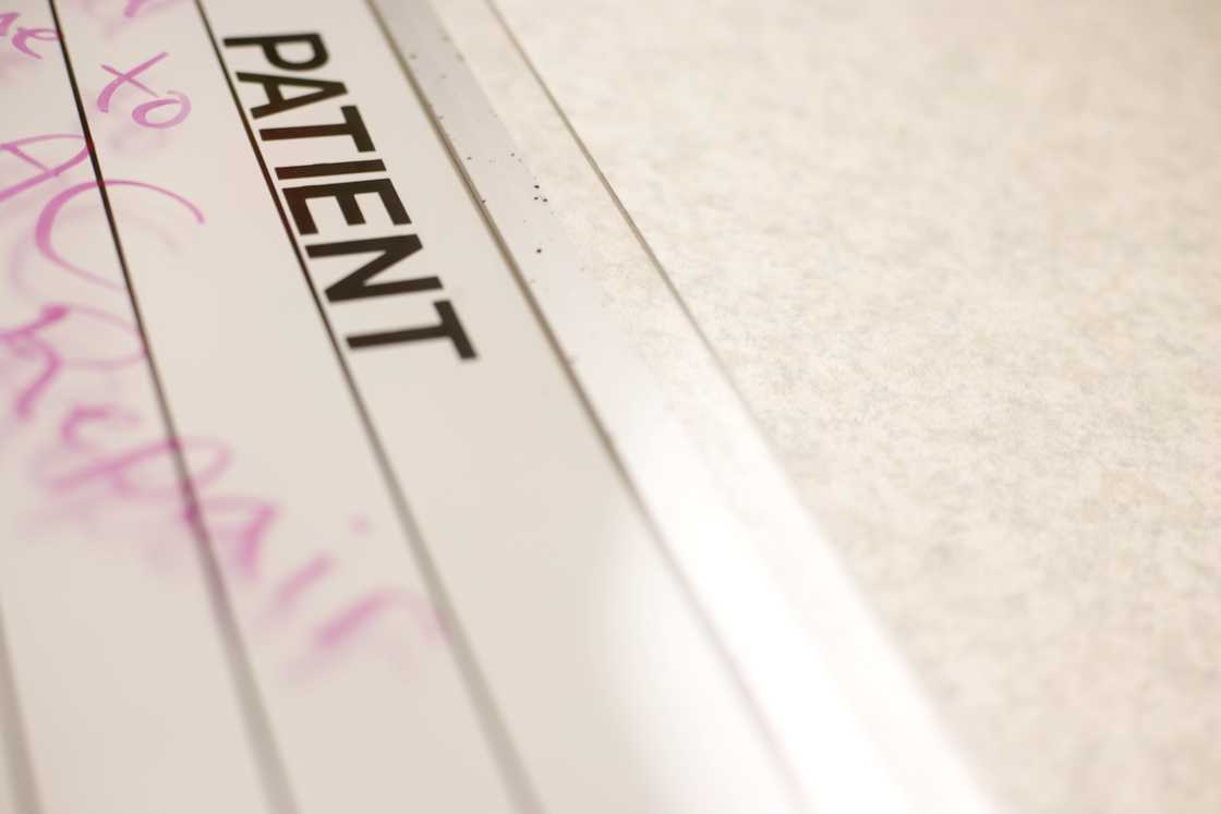 An official hospital memo pinned with a bold header. An official hospital memo pinned with a bold header.