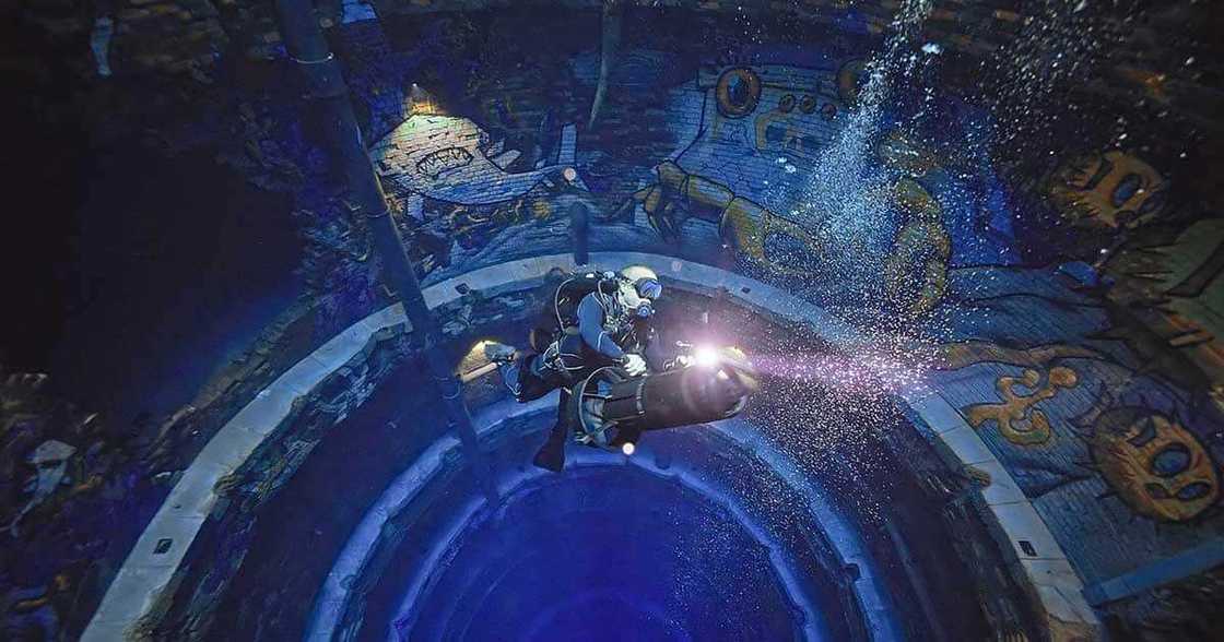 Deep Dive Dubai. Deep Dive Dubai.