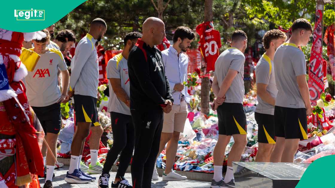 Arne Slot, Cody Gakpo, Liverpool, Anfield, England, Premier League. Arne Slot, Cody Gakpo, Liverpool, Anfield, England, Premier League.