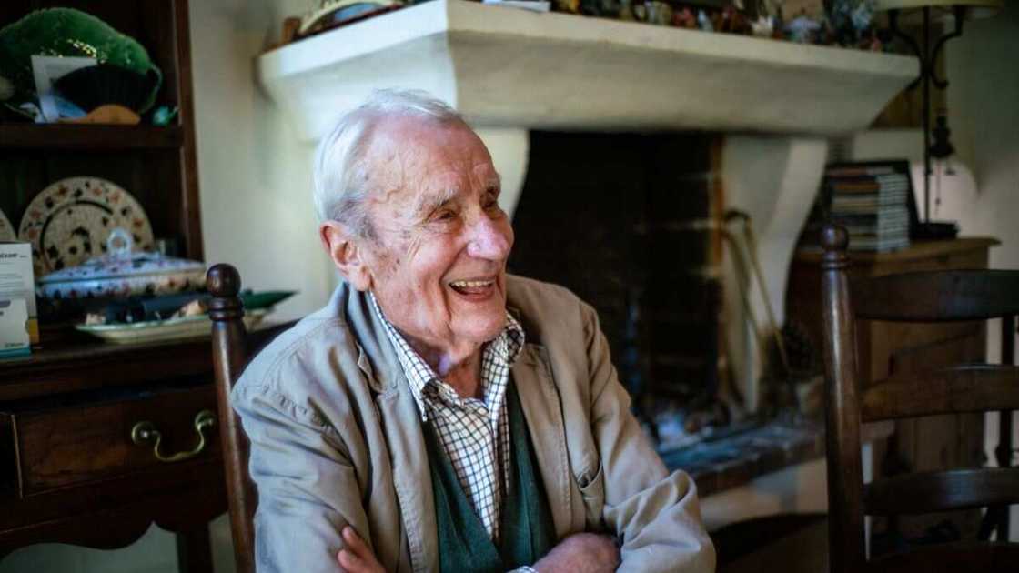 Christopher Tolkien: Son of 'Lord of the Rings' author dies at 95 Christopher Tolkien: Son of 'Lord of the Rings' author dies at 95