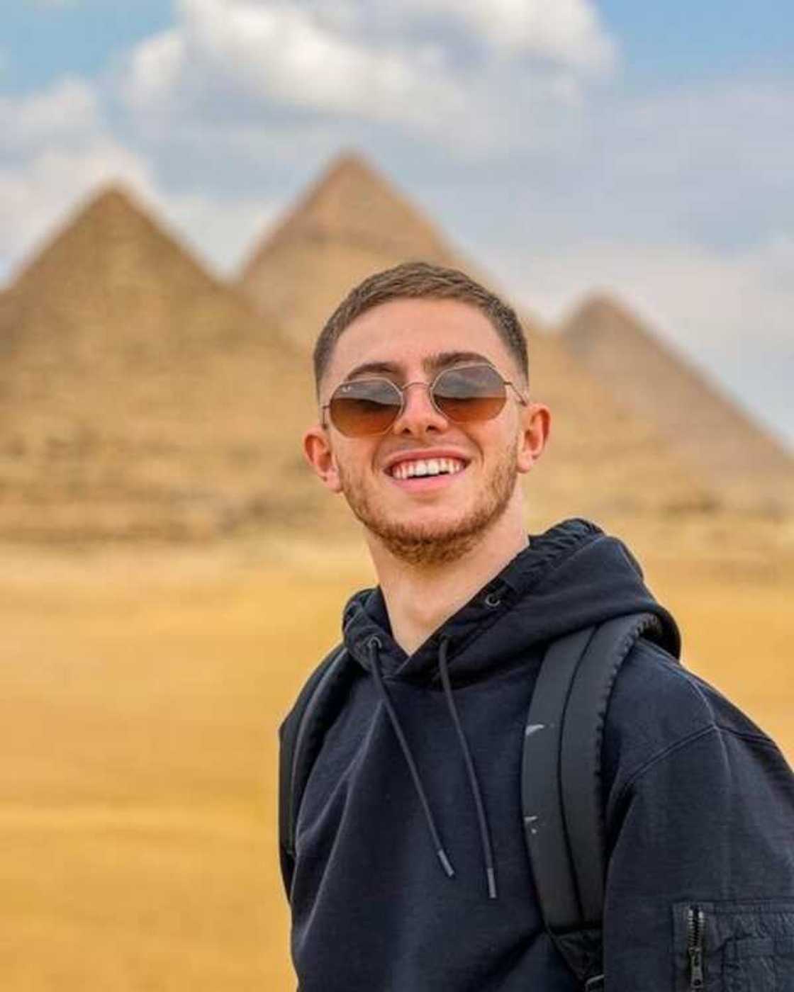 Michou et Elsa Bois : le jeune couple évoque son premier baiser Michou et Elsa Bois : le jeune couple évoque son premier baiser