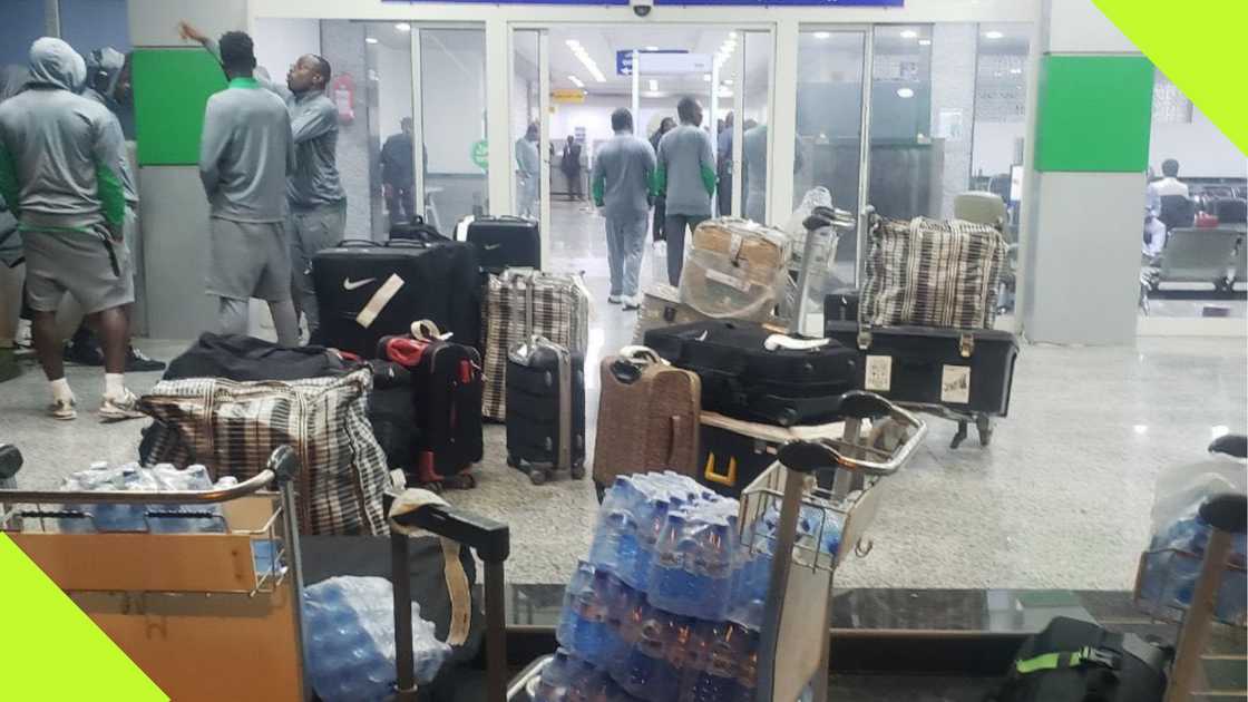 Super Eagles players and staffs were held hostage for 16 hours in Libya.