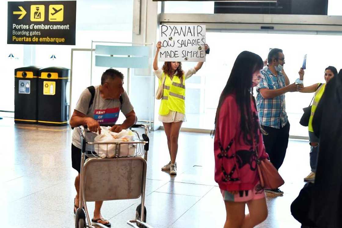 Ryanair cabin crew unions in Spain, Portugal and Belgium called a three-day strike starting on Friday, and in Italy and France on Saturday Ryanair cabin crew unions in Spain, Portugal and Belgium called a three-day strike starting on Friday, and in Italy and France on Saturday