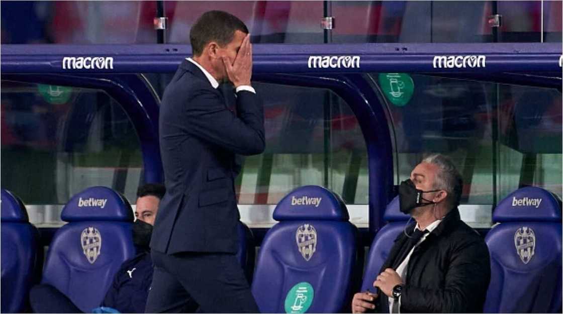 After Losing 3–2 to Barcelona, Valencia Take Drastic Decision on Team Manager Javi Gracia After Losing 3–2 to Barcelona, Valencia Take Drastic Decision on Team Manager Javi Gracia