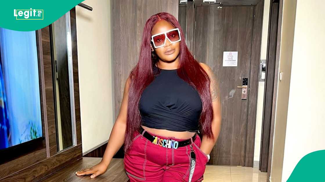 Uche Ogbodo replies Maureen Solomon in a dramatic video. Uche Ogbodo replies Maureen Solomon in a dramatic video.