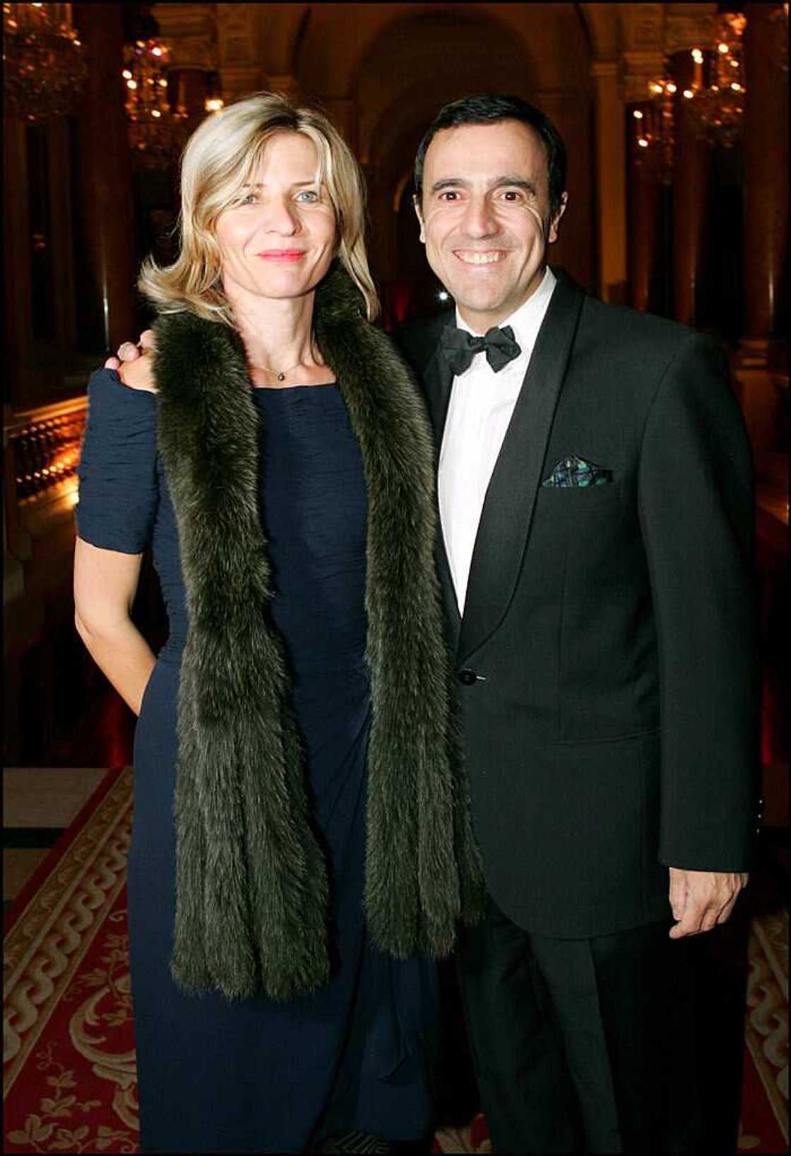 Thierry Beccaro et Emmanuelle Lannes à la soirée des Scopus Awards 2004 à Paris. Thierry Beccaro et Emmanuelle Lannes à la soirée des Scopus Awards 2004 à Paris.