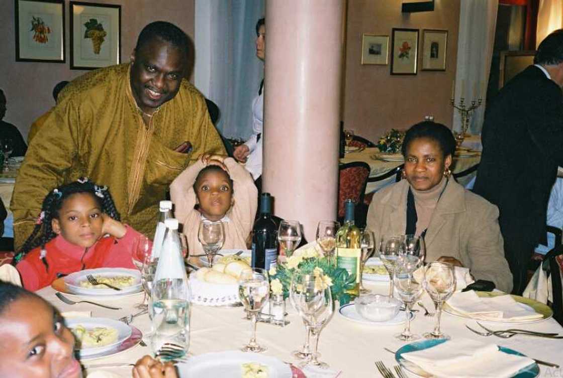 Segun Toyin Dawodu: Nigerian who specialises in pain and sports medicine in US, he is also a lawyer Segun Toyin Dawodu: Nigerian who specialises in pain and sports medicine in US, he is also a lawyer