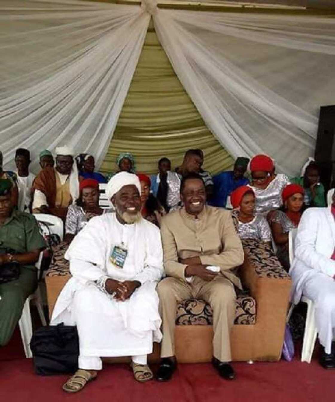 Babban malamin Kirista a Najeriya ya lissafan dalilan da ya sa musulunci ya fi Kiristanci Babban malamin Kirista a Najeriya ya lissafan dalilan da ya sa musulunci ya fi Kiristanci