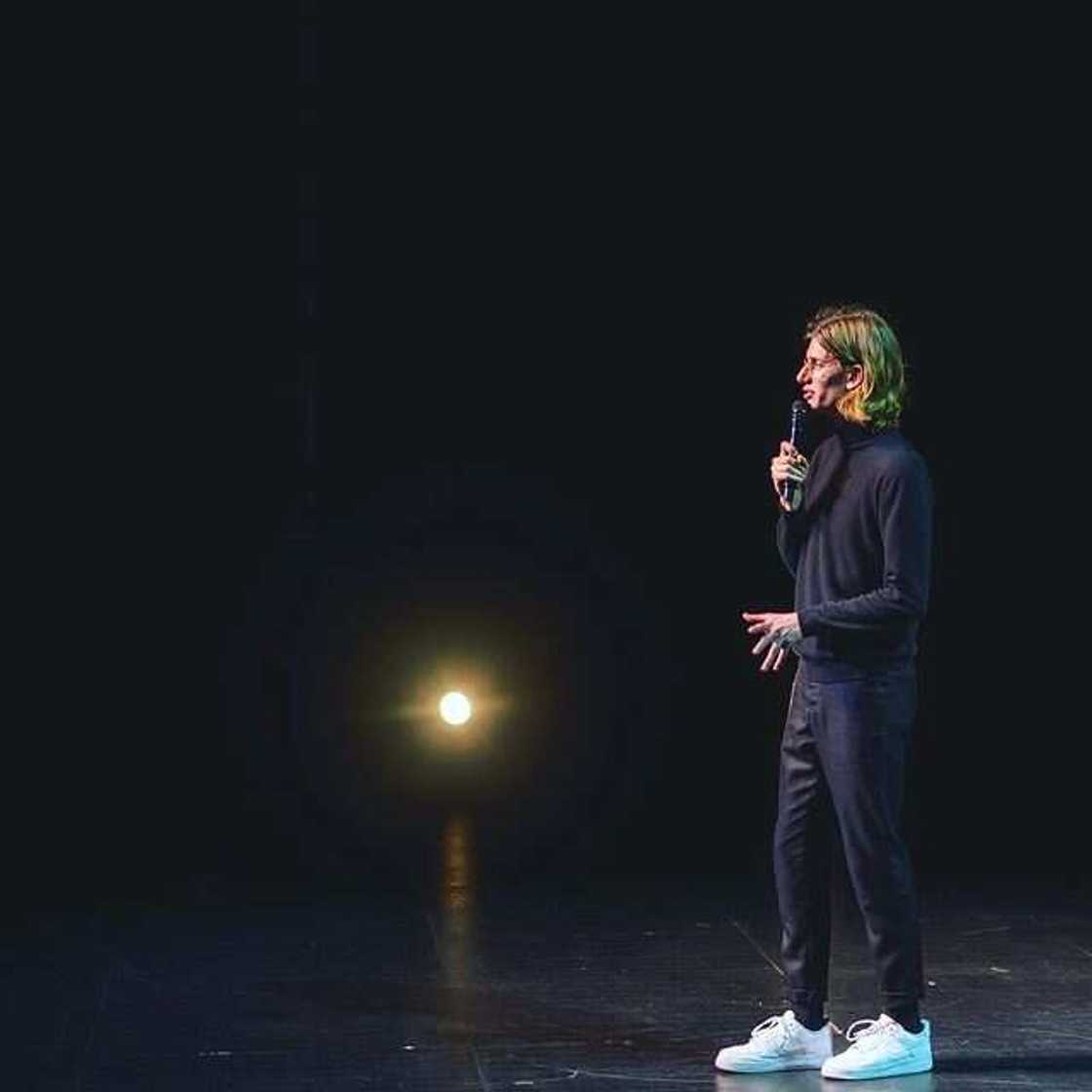 Paul Mirabel: 4 choses étonnantes à découvrir sur l’humoriste Paul Mirabel: 4 choses étonnantes à découvrir sur l’humoriste