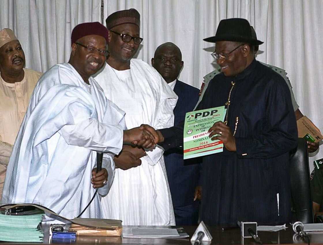 President Goodluck Jonathan (R) shakes hands with Alhaji Abubakar Mustapha (2nd L), and Ahmadu Adamu Mu'azu President Goodluck Jonathan (R) shakes hands with Alhaji Abubakar Mustapha (2nd L), and Ahmadu Adamu Mu'azu