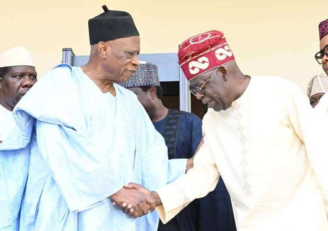 Shugaban APC da Bola Tinubu. Shugaban APC da Bola Tinubu.