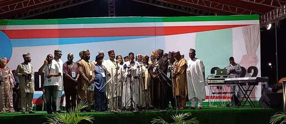 Shugaban APC na ƙasa. Shugaban APC na ƙasa.