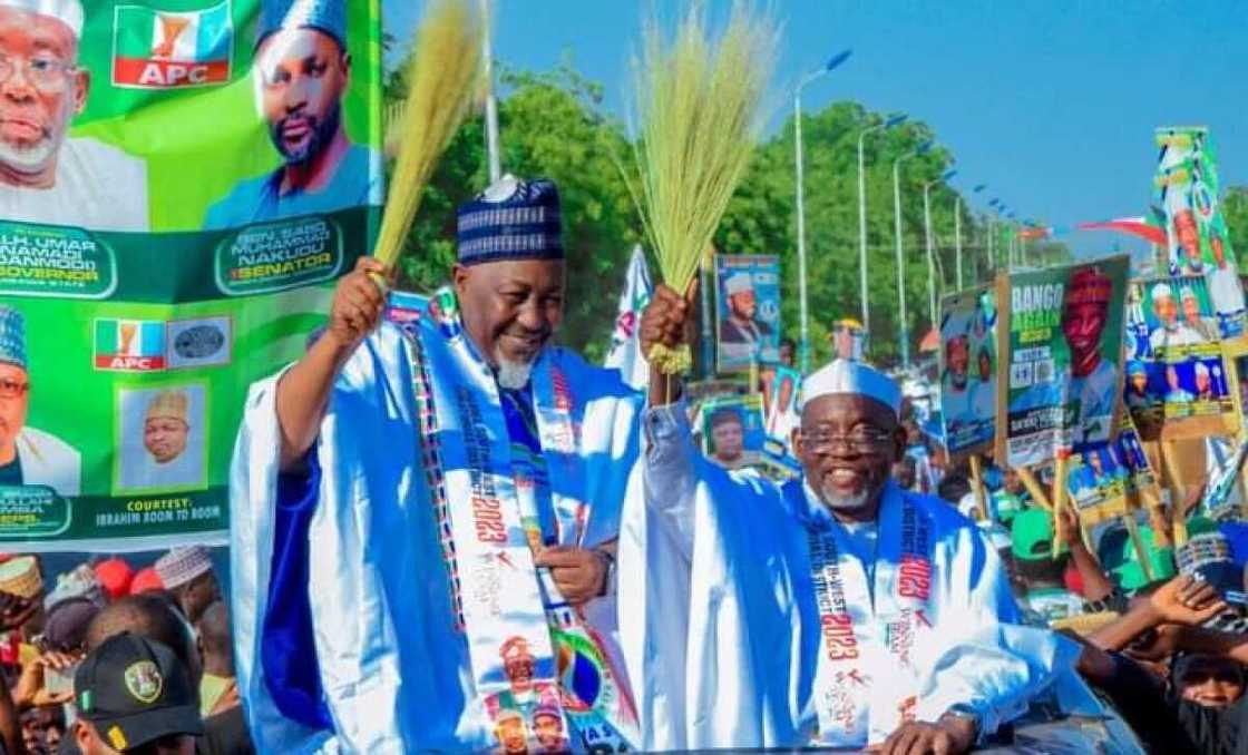 Gwamnan APC da Gwamna Mai Jiran Gado Gwamnan APC da Gwamna Mai Jiran Gado