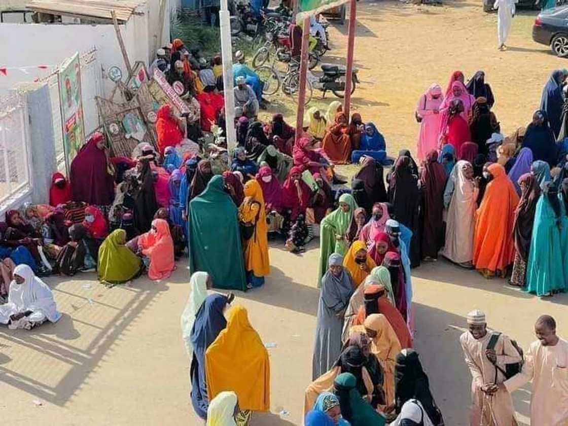 Mata mahaddata a gidan Kwankwaso. Mata mahaddata a gidan Kwankwaso.