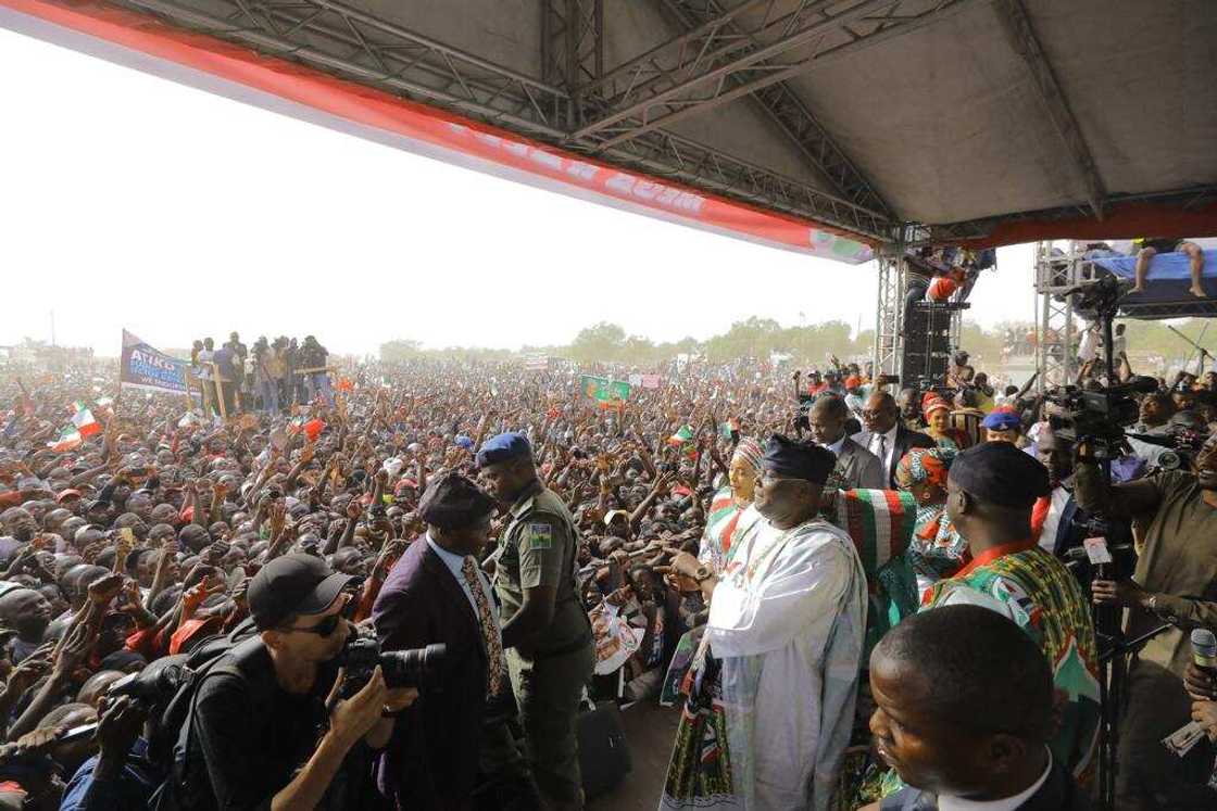 Tururuwar al'umma yayin rufe taron yakin zaben Atiku a jihar Adamawa Tururuwar al'umma yayin rufe taron yakin zaben Atiku a jihar Adamawa