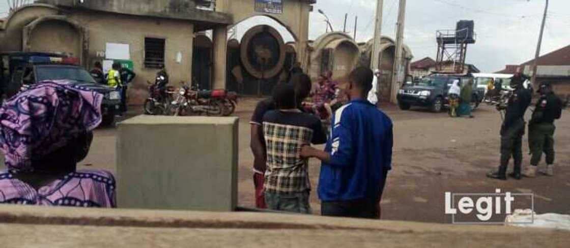 Tension in Osun over alleged dethronement of monarch Tension in Osun over alleged dethronement of monarch