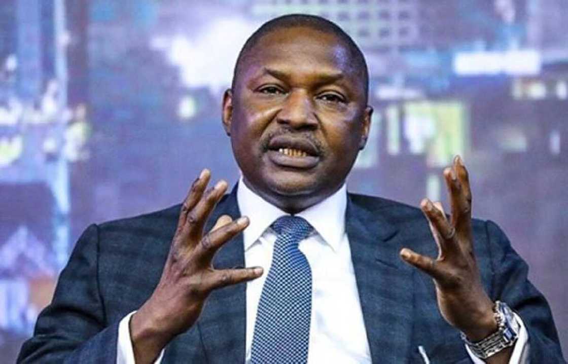 Malami: 'Yan daba sanye da kayan sojoji ne suka yi harbe-harbe a Lekki Malami: 'Yan daba sanye da kayan sojoji ne suka yi harbe-harbe a Lekki