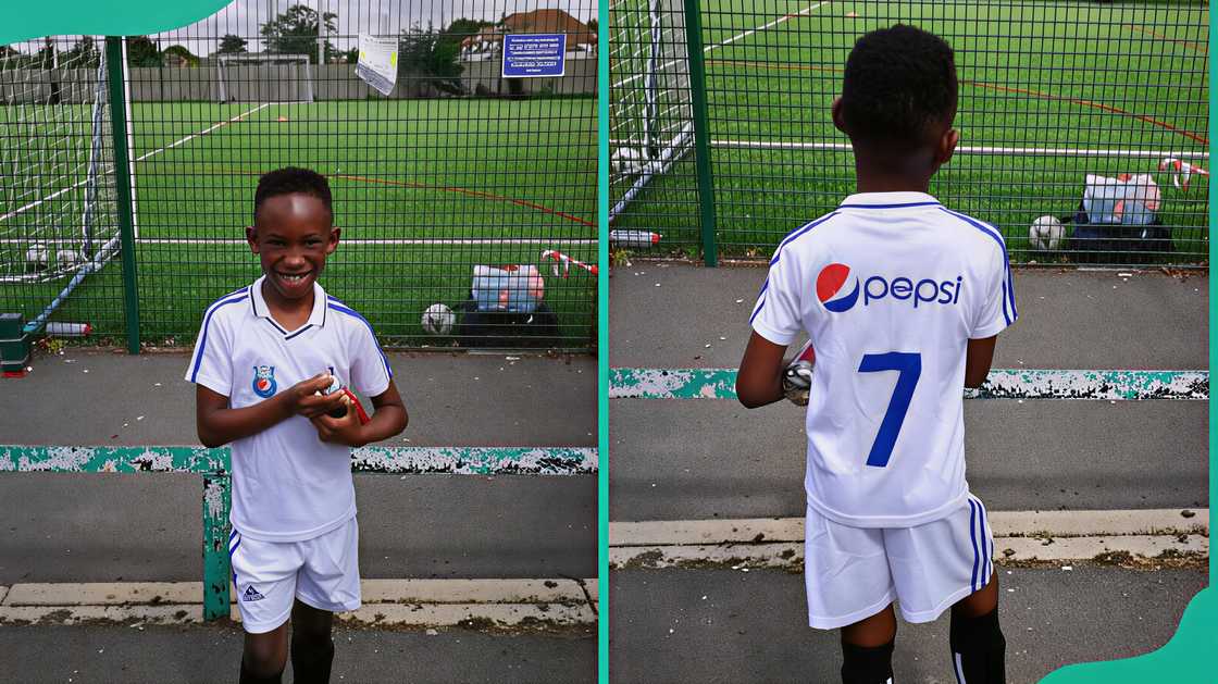 Barack posing in Pepsi Football Academy jersey Barack posing in Pepsi Football Academy jersey
