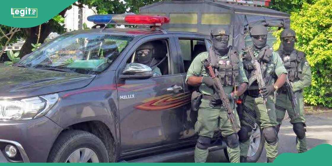 Yan sandan Najeriya. Yan sandan Najeriya.