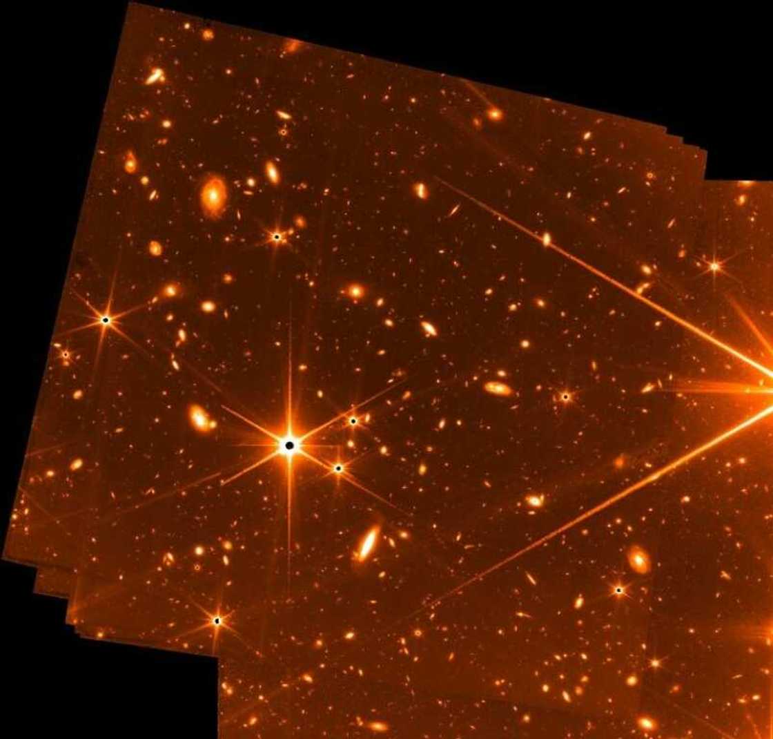 This handout image released on July 6, 2022 by NASA, CSA and FGS shows a Fine Guidance Sensor test image which was acquired in parallel with NIRCam imaging of the star HD147980 over a period of eight days at the beginning of May This handout image released on July 6, 2022 by NASA, CSA and FGS shows a Fine Guidance Sensor test image which was acquired in parallel with NIRCam imaging of the star HD147980 over a period of eight days at the beginning of May