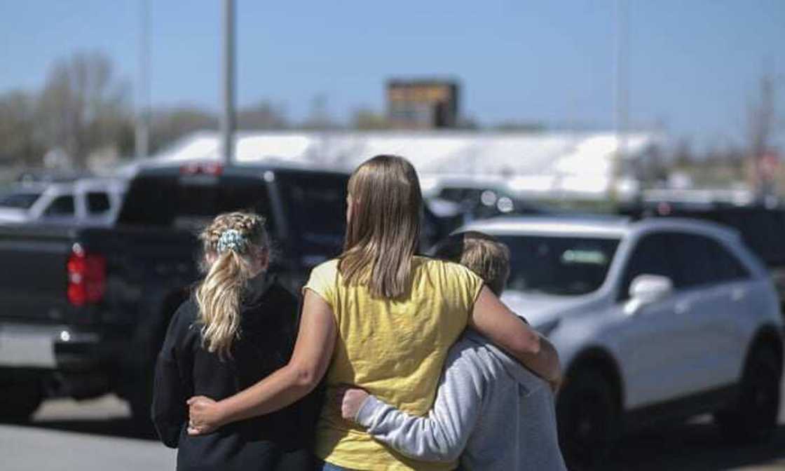 Yar aji shida a Firamare ta bindige Mai raino da dalibai 2 Yar aji shida a Firamare ta bindige Mai raino da dalibai 2