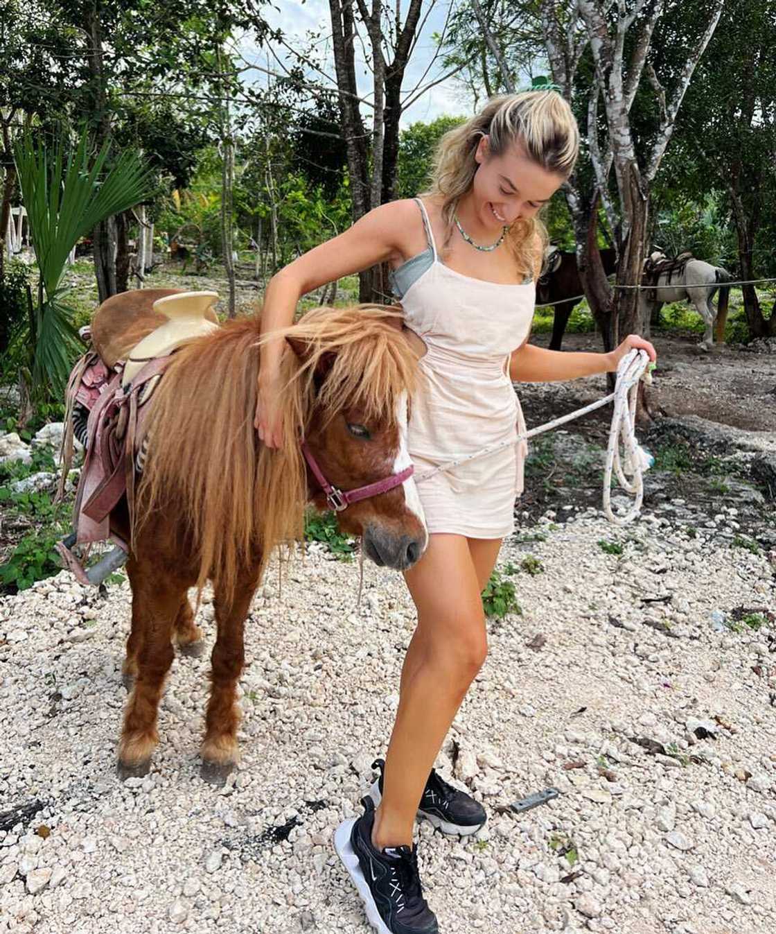 Sarah Moliski’s bio Sarah Moliski’s bio