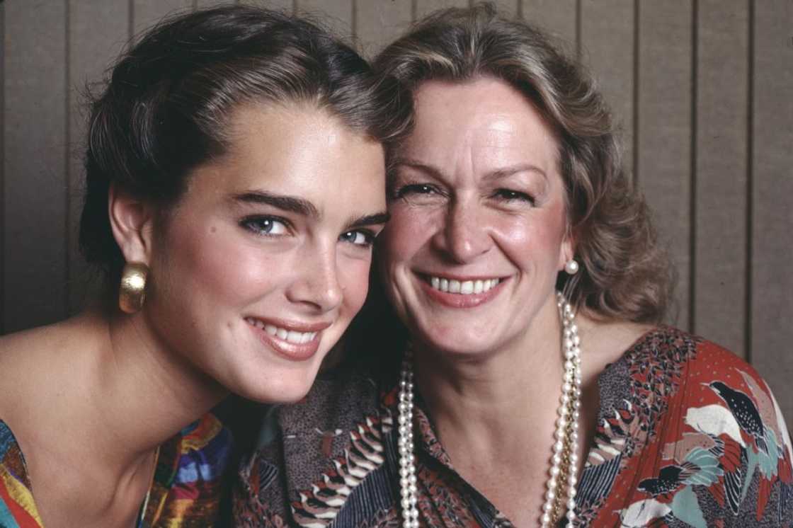 Brooke Shields and Teri Shields share a warm smile Brooke Shields and Teri Shields share a warm smile