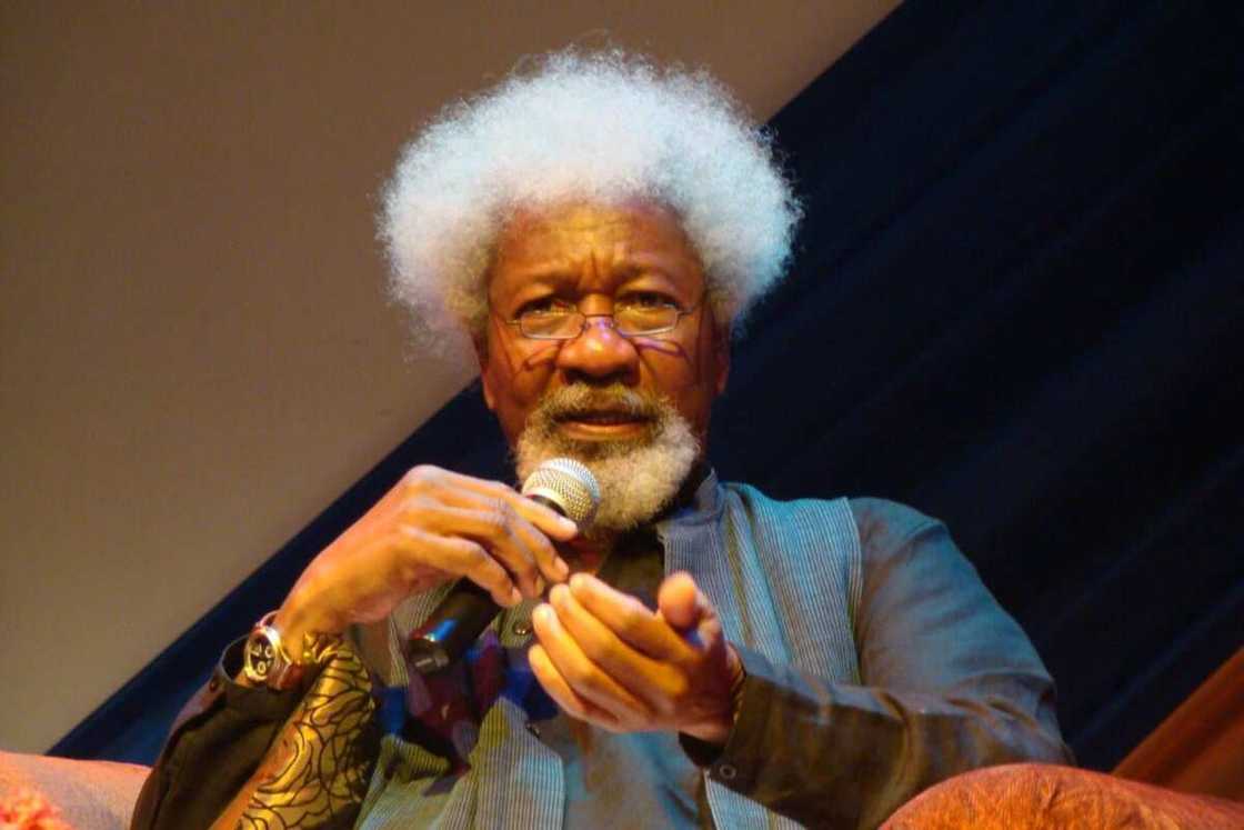 Wole Soyinka asked President Buhari to set up government of national unity Wole Soyinka asked President Buhari to set up government of national unity