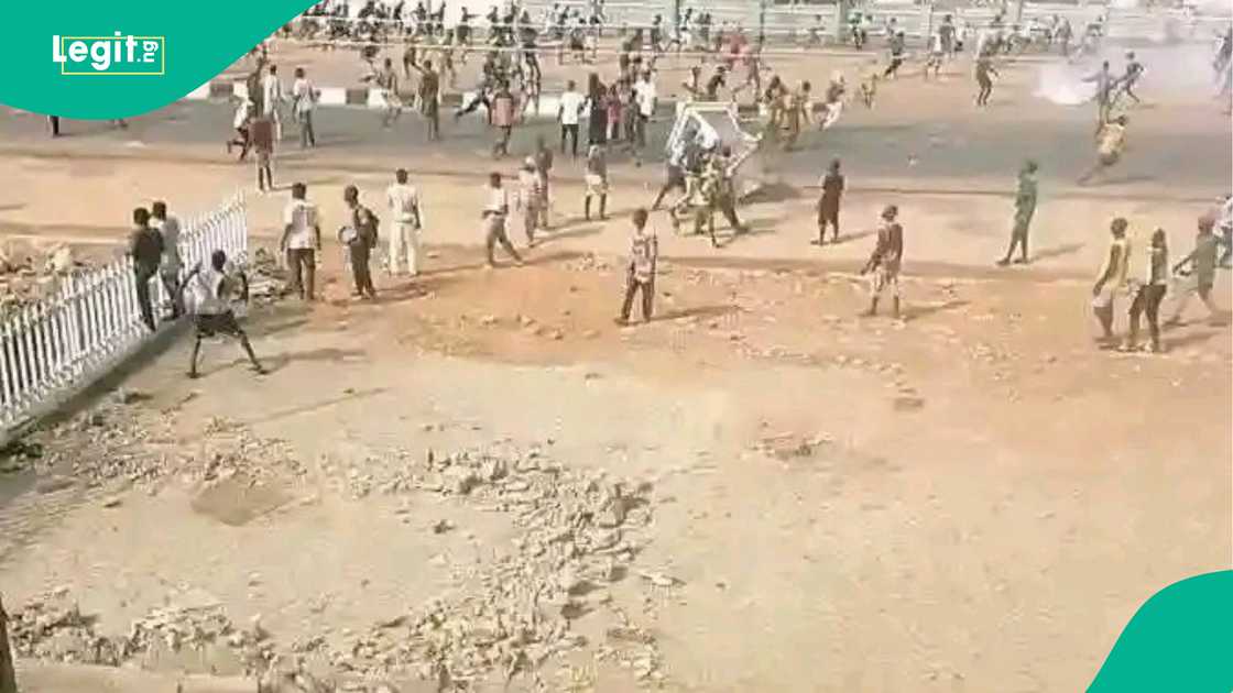 Adamawa Polytechnic students protest week-long power and water outage Adamawa Polytechnic students protest week-long power and water outage