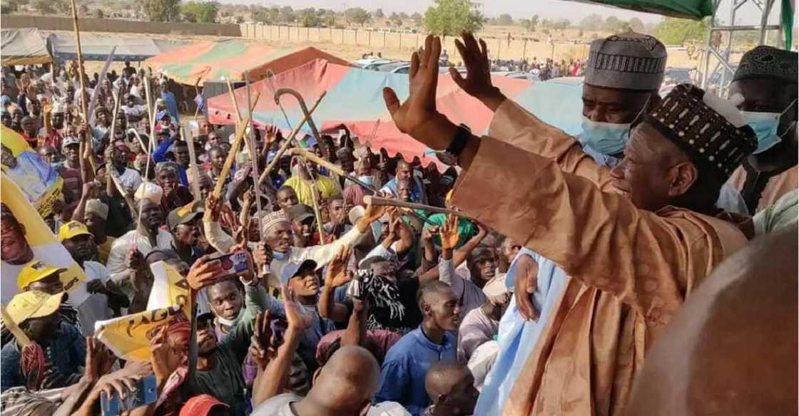 Kano: Mutane 4 Sun Rasa Rayukan Su, Da Dama Sun Jikkata Bayan Ganduje Ya Rantsar Da Shugabannin APC Kano: Mutane 4 Sun Rasa Rayukan Su, Da Dama Sun Jikkata Bayan Ganduje Ya Rantsar Da Shugabannin APC