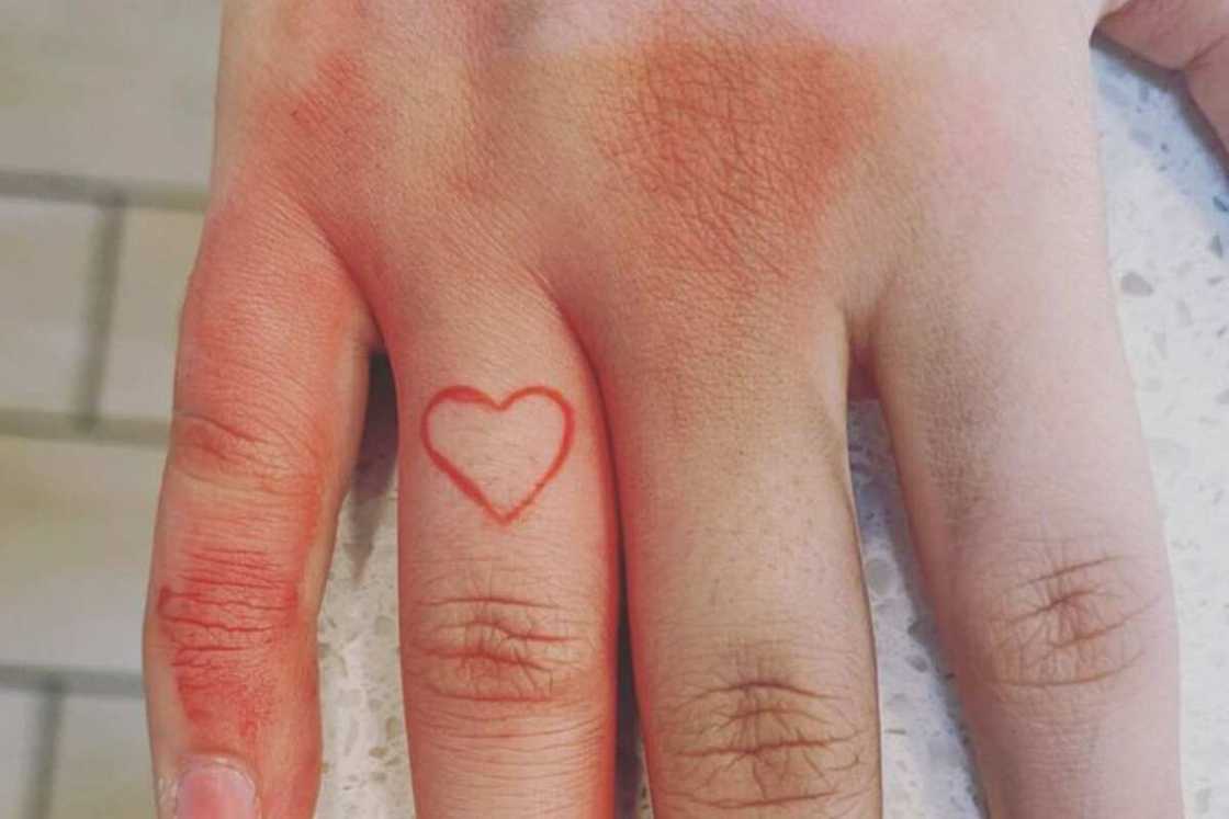 finger tattoos for women